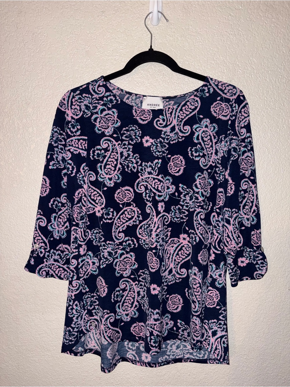 NWOT Andree By Unit “The Lilly Paisley Blouse” Navy💙 w/Bright Blue🩵&Pink🩷 Small - Picture 2 of 8